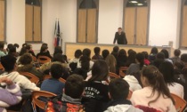 Scuola di democrazia a Gorgonzola, il progetto entra nel vivo: le foto dell'incontro con i primi candidati